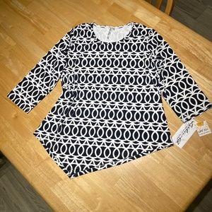 NWT Lulu B size small shirt